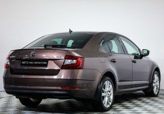 Подержанный автомобиль Skoda Octavia Liftback 2018 года (3 фото)