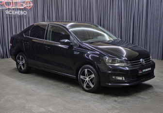 Подержанный автомобиль Volkswagen Polo Sedan 2015 года (3 фото)