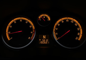 Подержанный автомобиль Opel Corsa 2009 года (19 фото)