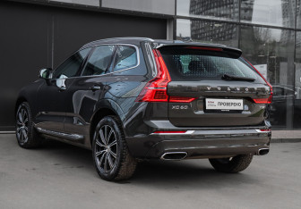 Подержанный автомобиль Volvo XC60 2019 года (6 фото)