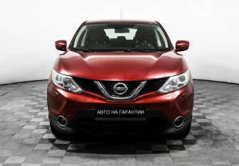 Подержанный автомобиль Nissan Qashqai 2015 года (2 фото)