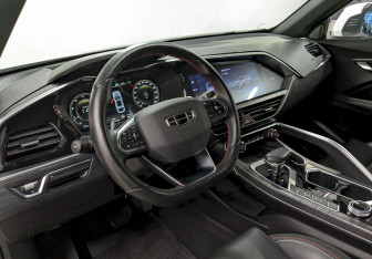 Подержанный автомобиль Geely Tugella 2023 года (13 фото)