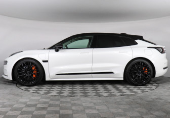 Подержанный автомобиль Zeekr 001 2023 года (7 фото)