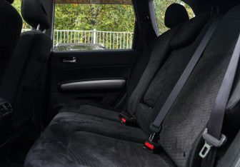 Подержанный автомобиль Nissan X-Trail 2011 года (10 фото)