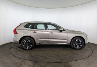 Новый Volvo XC60 2025 (4 фото)