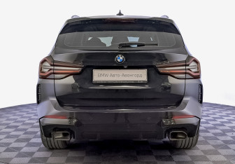 Подержанный автомобиль BMW X3 2024 года (6 фото)