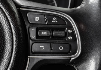 Подержанный автомобиль Kia Optima Sedan 2017 года (23 фото)