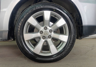 Подержанный автомобиль Mitsubishi Outlander 2011 года (19 фото)