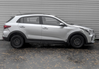 Подержанный автомобиль Kia Rio Hatchback 2021 года (4 фото)