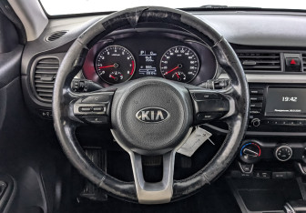 Подержанный автомобиль Kia Rio Hatchback 2019 года (22 фото)