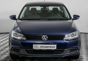Подержанный автомобиль Volkswagen Jetta Sedan 2012 года (2 фото)