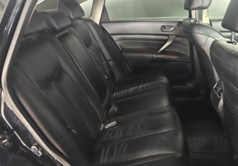 Подержанный автомобиль Nissan Teana 2011 года (17 фото)