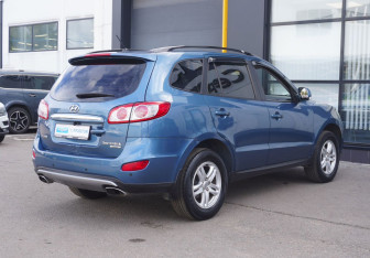 Подержанный автомобиль Hyundai Santa Fe 2012 года (5 фото)