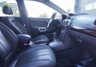 Подержанный автомобиль Opel Antara 2008 года (11 фото)