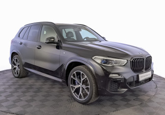 Подержанный автомобиль BMW X5 2021 года (3 фото)