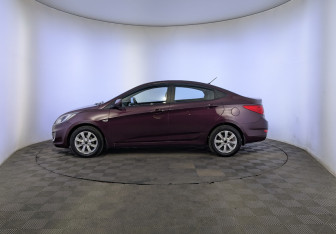Подержанный автомобиль Hyundai Solaris Sedan 2012 года (8 фото)