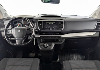 Подержанный автомобиль Peugeot Traveller 2021 года (15 фото)