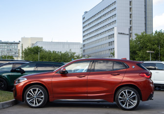 Подержанный автомобиль BMW X2 2020 года (6 фото)