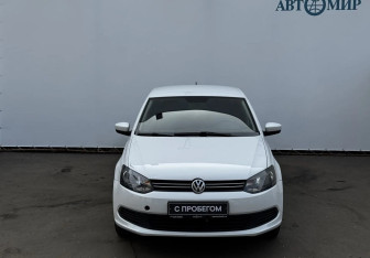 Подержанный автомобиль Volkswagen Polo Sedan 2012 года (2 фото)