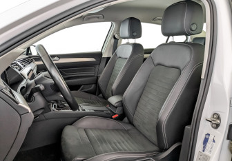 Подержанный автомобиль Volkswagen Passat Sedan 2021 года (21 фото)