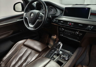 Подержанный автомобиль BMW X5 2017 года (13 фото)