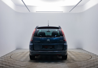 Подержанный автомобиль Citroen C4 Picasso 2008 года (6 фото)