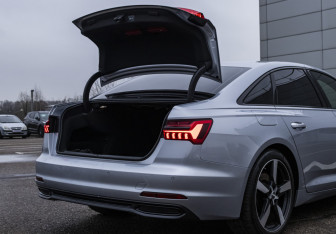 Подержанный автомобиль Audi A6 Sedan 2019 года (17 фото)