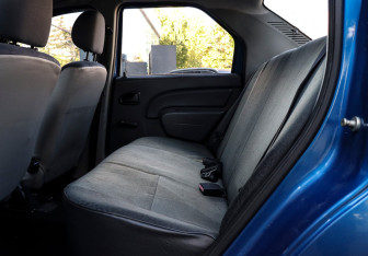 Подержанный автомобиль Renault Logan Sedan 2009 года (10 фото)