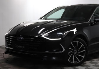 Подержанный автомобиль Hyundai Sonata 2022 года (21 фото)