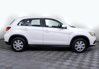 Подержанный автомобиль Mitsubishi ASX 2018 года (4 фото)
