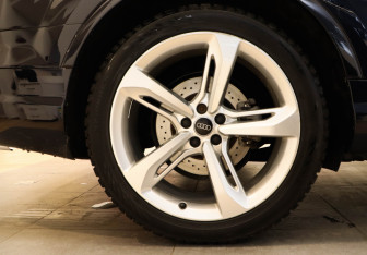 Подержанный автомобиль Audi Q7 2018 года (30 фото)