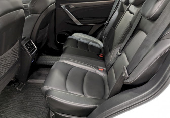 Подержанный автомобиль Geely Atlas Pro 2023 года (16 фото)