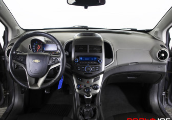 Подержанный автомобиль Chevrolet Aveo Sedan 2012 года (12 фото)