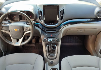 Подержанный автомобиль Chevrolet Orlando 2012 года (10 фото)