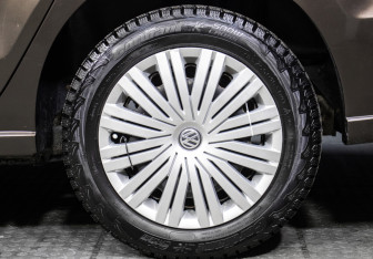 Подержанный автомобиль Volkswagen Polo Sedan 2015 года (19 фото)