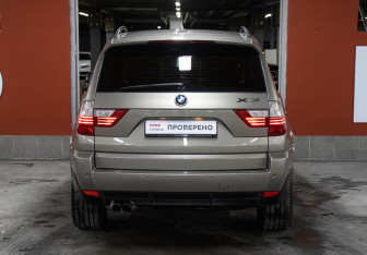 Подержанный автомобиль BMW X3 2008 года (6 фото)