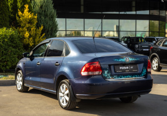 Подержанный автомобиль Volkswagen Polo Sedan 2013 года (5 фото)