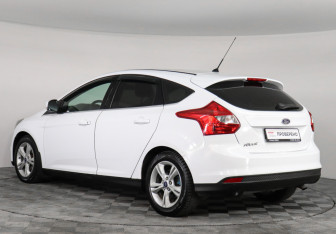 Подержанный автомобиль Ford Focus Hatchback 2012 года (4 фото)
