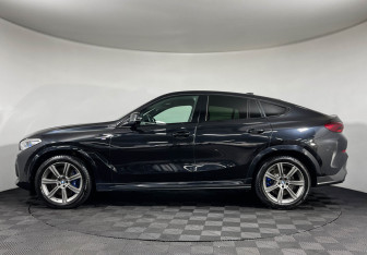 Подержанный автомобиль BMW X6 2020 года (5 фото)