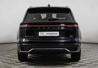 Подержанный автомобиль Geely Monjaro 2024 года (6 фото)