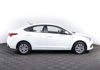 Подержанный автомобиль Hyundai Solaris Sedan 2019 года (4 фото)