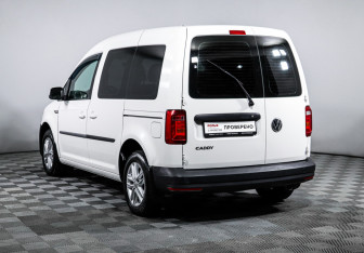 Подержанный автомобиль Volkswagen Caddy Compactvan 2016 года (7 фото)