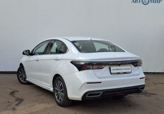 Подержанный автомобиль Omoda S5 2023 года (7 фото)