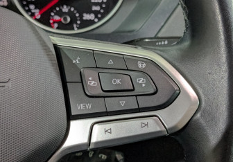 Подержанный автомобиль Volkswagen Tiguan 2021 года (25 фото)