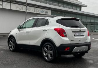 Подержанный автомобиль Opel Mokka 2013 года (7 фото)