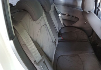 Подержанный автомобиль Chevrolet Spark 2014 года (10 фото)