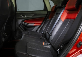 Подержанный автомобиль Changan UNI-S 2024 года (17 фото)