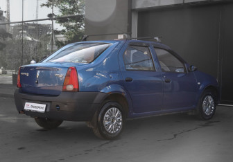 Подержанный автомобиль Renault Logan Sedan 2009 года (5 фото)