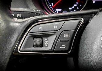 Подержанный автомобиль Audi A3 Sedan 2017 года (25 фото)