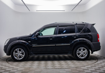 Подержанный автомобиль SsangYong Rexton 2011 года (2 фото)